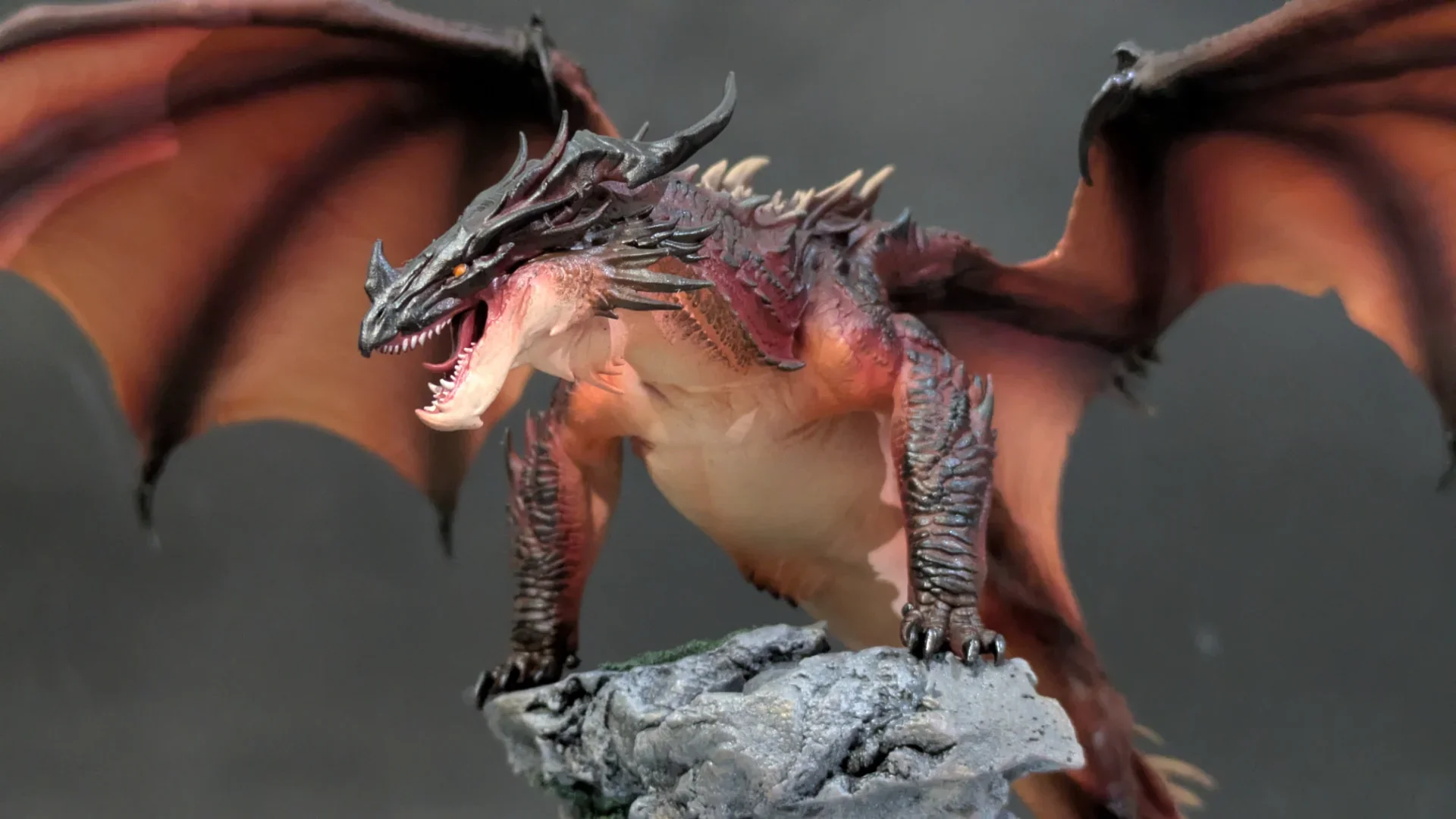 Фигурка Дракона