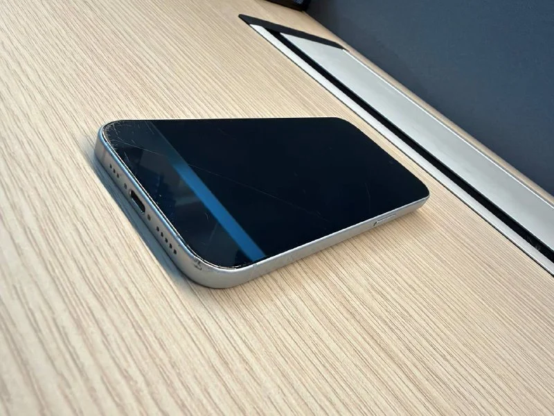 iPhone 15 128 GB