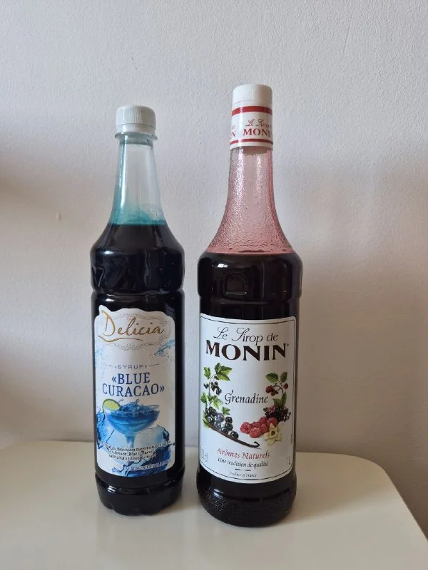Безалкогольные сиропы Delicia Blue Curaçao и Monin Grenadine