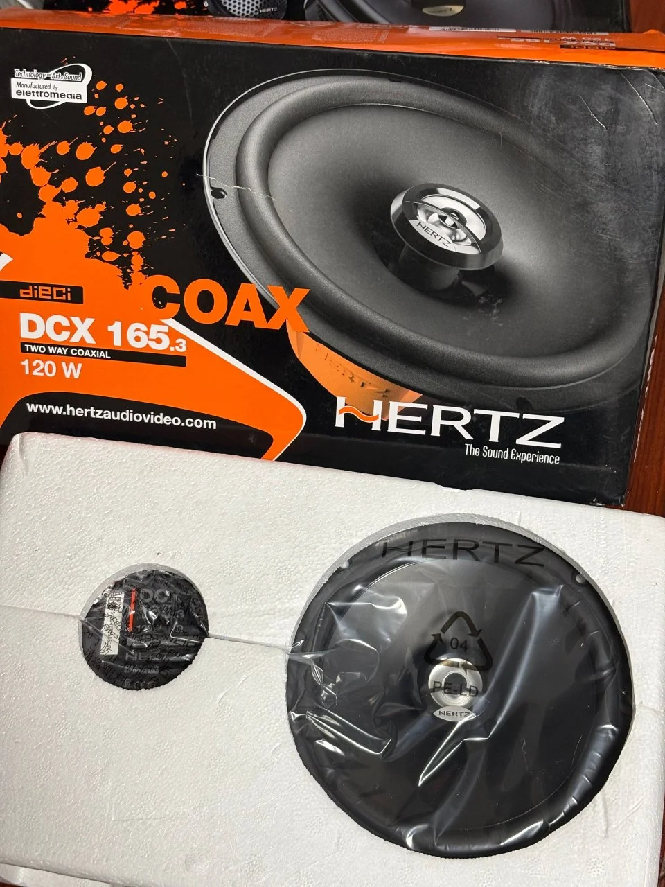 Комплекты автомобильной акустики Hertz DPK 165.3 и DCX 165.3