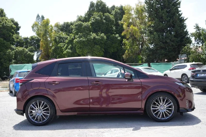 Nissan Aura