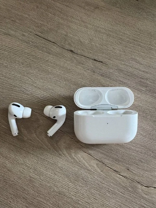 Apple AirPods Pro (1st generation)