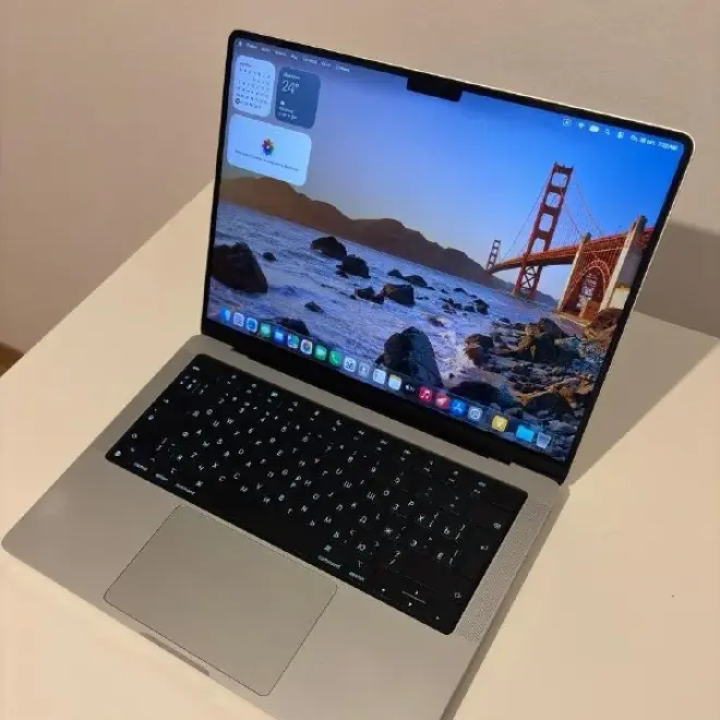 MacBook Pro 14" 2021, Apple M1 Pro