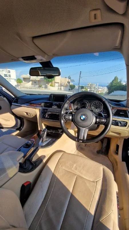 BMW 320i