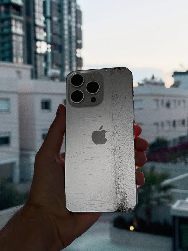 Damaged iPhone 15 Pro Max 512GB