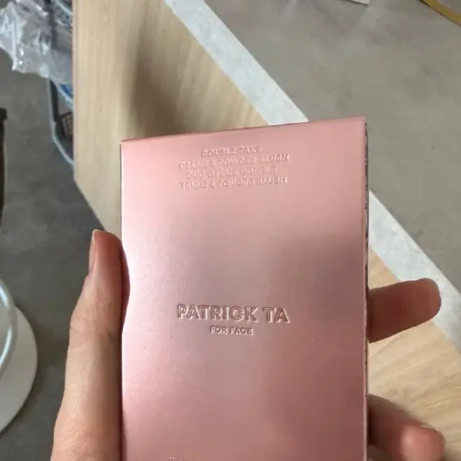 Румяна Patrick Ta Double-Take Crème & Powder Blush в оттенке She’s Giving