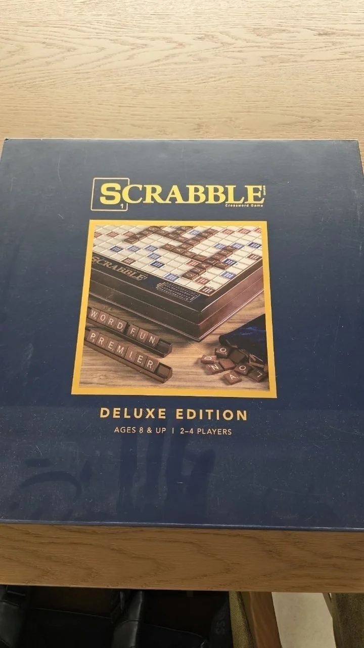 Настольная игра Scrabble Deluxe