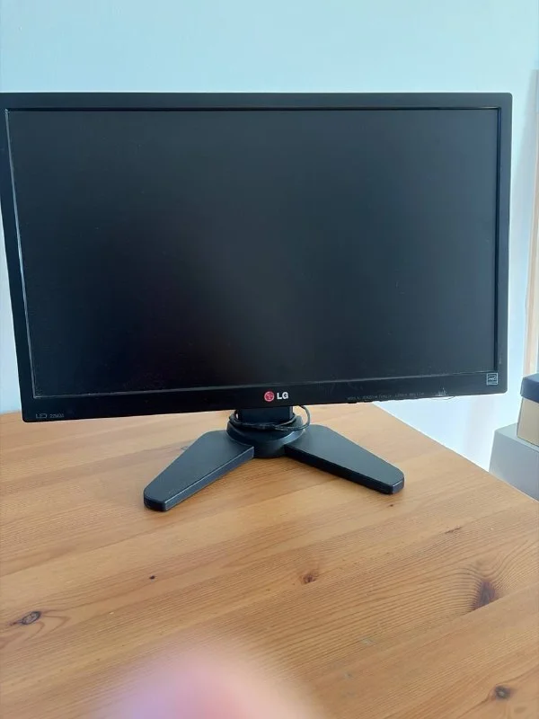 Монитор LG